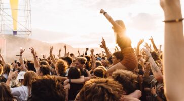 Fem tegneserier til festivalteltet